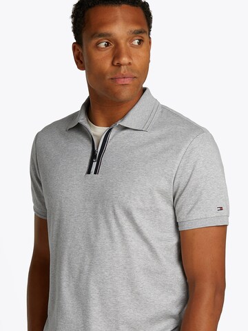 TOMMY HILFIGER Koszulka w kolorze szary