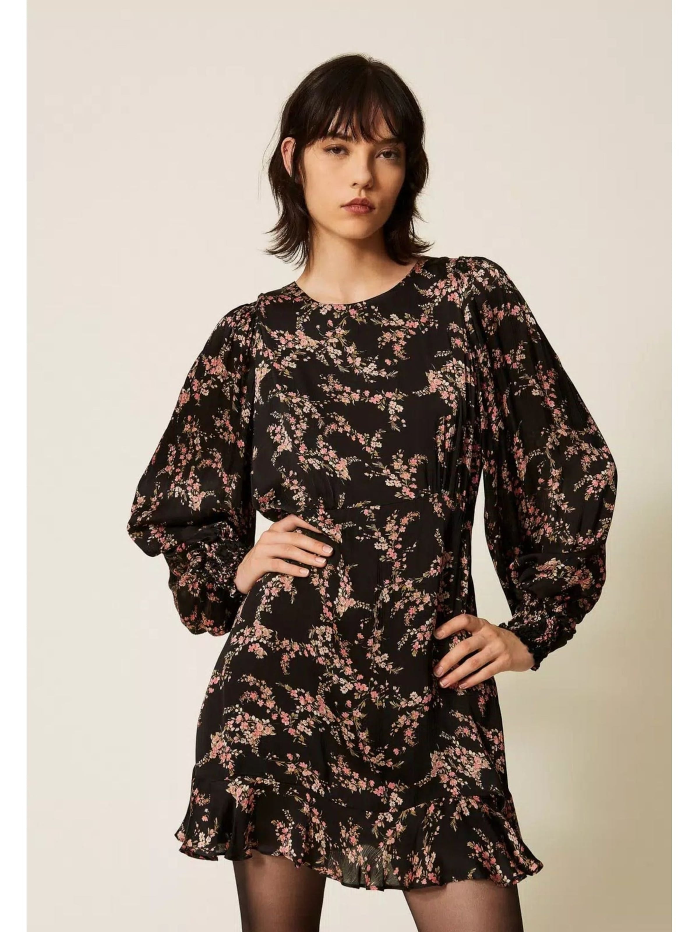 Twinset - Vestido 'short dress in floral crêpe satin' en Mezcla de colores