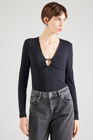 Abercrombie & Fitch T-shirt i svart: framsida