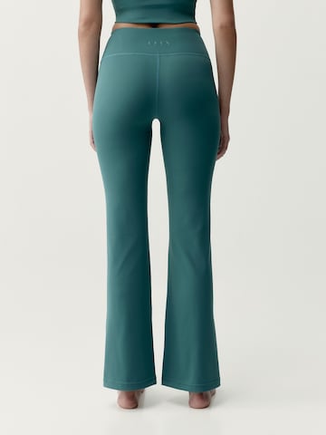évasé Pantalon de sport 'Marina' Born en vert