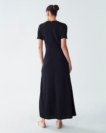 St MRLO Dress in Black: back