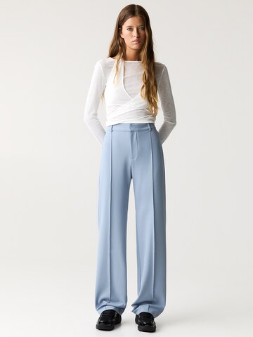 Pull&Bear Szeroka nogawka Spodnie w kolorze niebieski