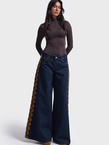 IT'S BASIC - Pierna ancha Vaquero 'ETHNIC ELEPHANT LEG MID RISE  JEANS' en azul