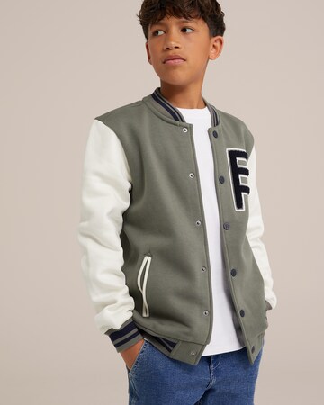 Veste mi-saison WE Fashion en vert : devant
