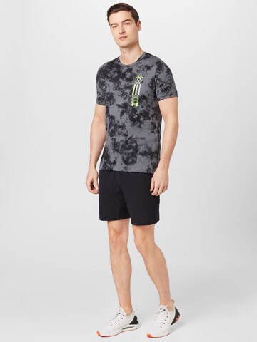 T-Shirt fonctionnel 'Run Anywhere' UNDER ARMOUR en gris