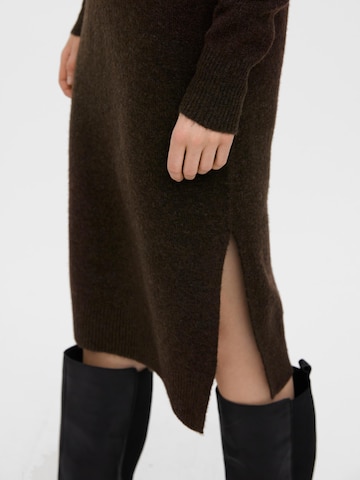 VERO MODA Knitted dress 'New Wind' in Brown