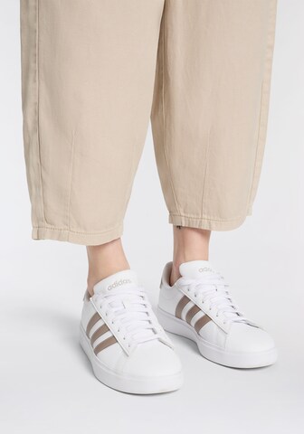 MAC Loose fit Pants in Beige