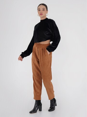 FRESHLIONS Tapered Hose 'Selma' in Braun