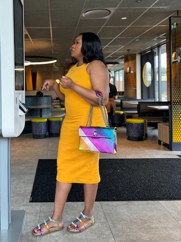 Mowi Fit Dress in Yellow
