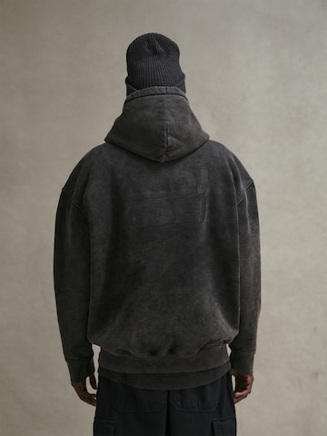 ABOJ ADEJ Sweatshirt 'Segheneyti' in Black