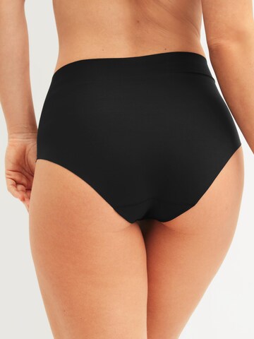 CALIDA Slip 'Natural Skin' in Zwart