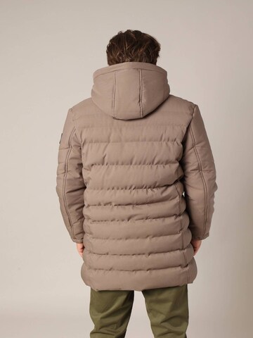 Veste d’hiver 'Chirolong' Deeluxe en marron