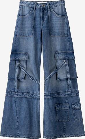 Bershka Wide leg Cargo jeans in Blue: front