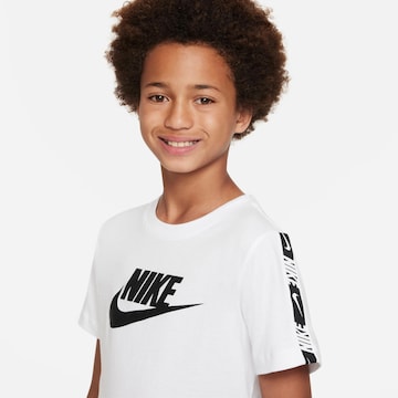 T-Shirt Nike Sportswear en blanc