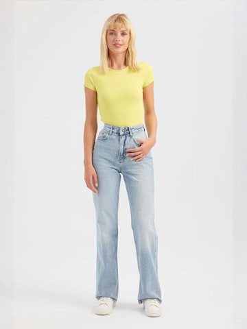 Hiccup Shirt 'Crop Top' in Yellow