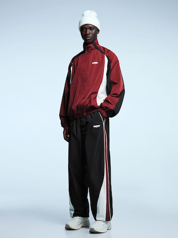 BershkaPrijelazna jakna - crvena boja