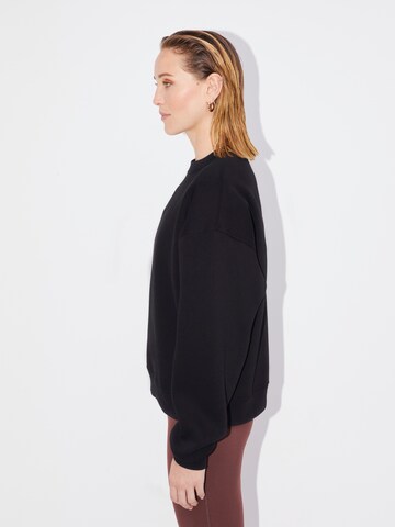 Sweat-shirt 'Nuria' LeGer by Lena Gercke en noir : sur le côté