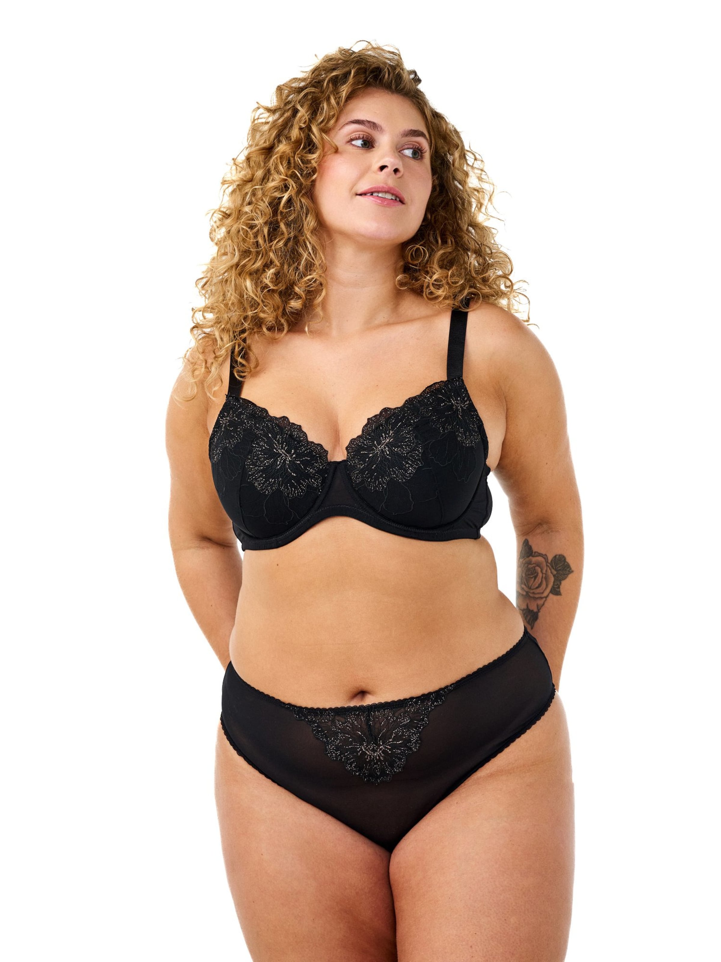 Devoted by Zizzi Püksikud 'Lisla', värv must