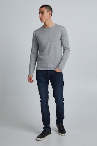 Regular fit Pullover di Casual Friday in grigio