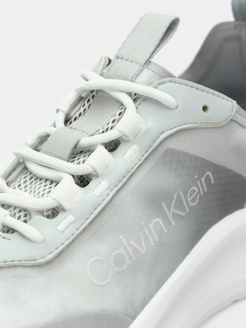 Baskets basses Calvin Klein en gris