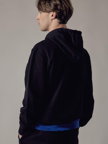 Felpa 'Felpa Felpata con Cappuccio' di OWN Off With Nature in nero