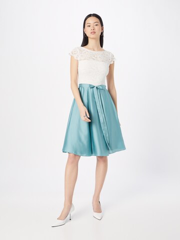 Robe de cocktail SWING en bleu : devant