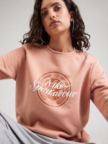 Nike SportswearSweater majica 'CLUB FLC' - zlatna boja