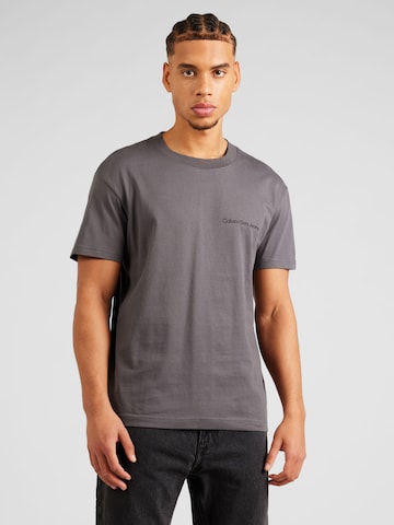 T-Shirt 'Institutional' Calvin Klein Jeans en gris : devant