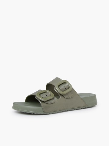 IGOR Beach & Pool Shoes in Green: front