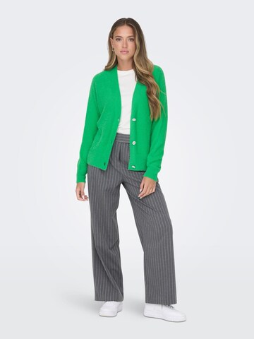 Cardigan 'ONLELLA' ONLY en vert