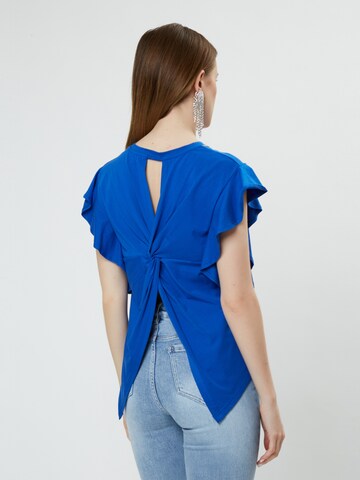 Influencer Top in Blau