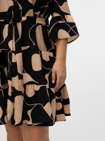 Robe-chemise 'VERA' Vero Moda Curve en noir