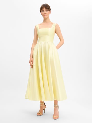 Robe de soirée Marie Lund en jaune : devant