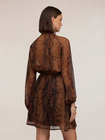 MOTIVI - Vestido en marrón