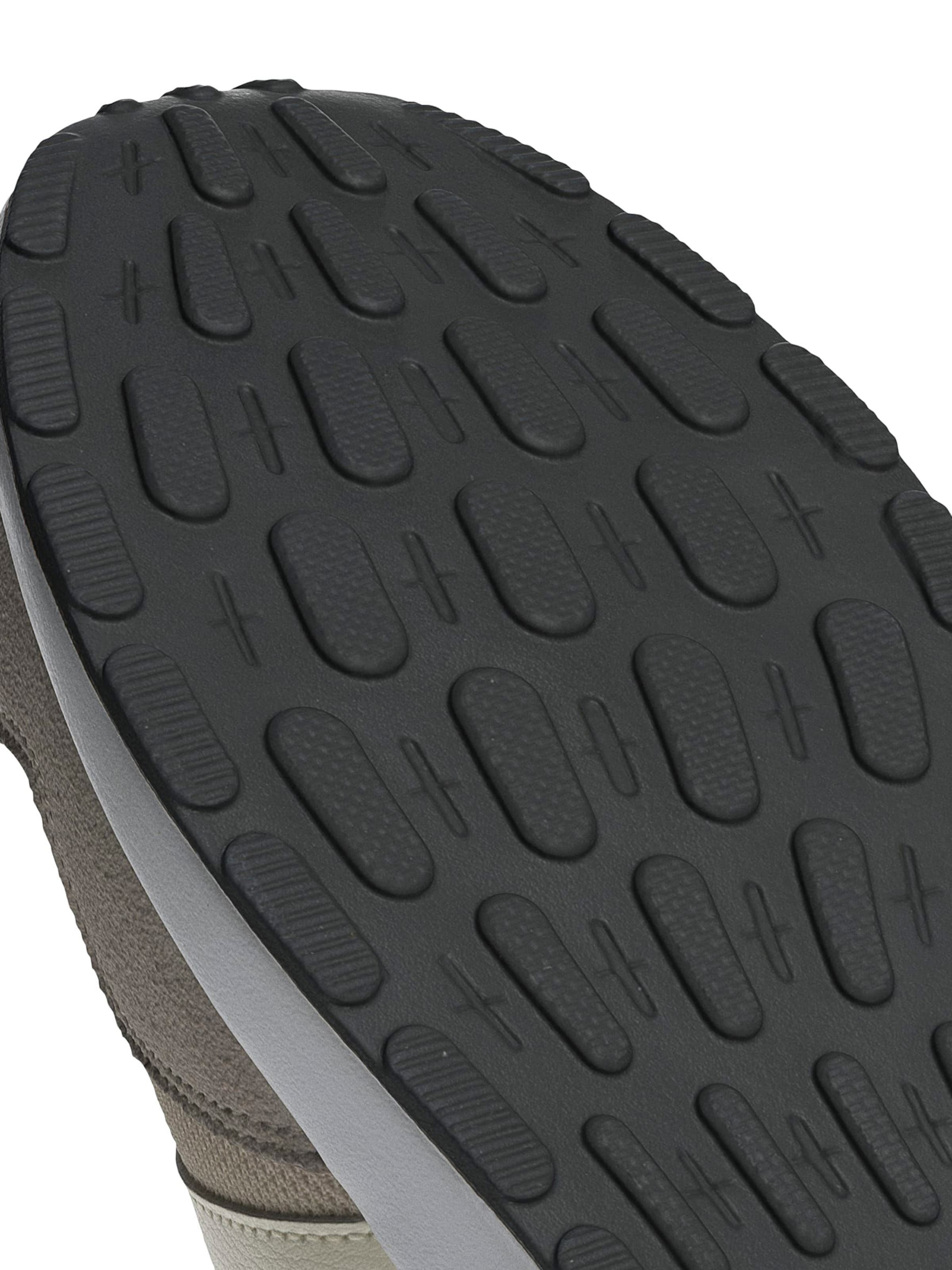 Sneaker bassa 'Run 60s 4.0' di ADIDAS SPORTSWEAR in beige