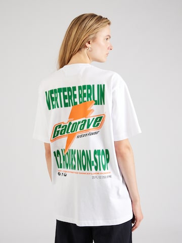 Maglietta 'GATORAVE' di Vertere Berlin in bianco: frontale