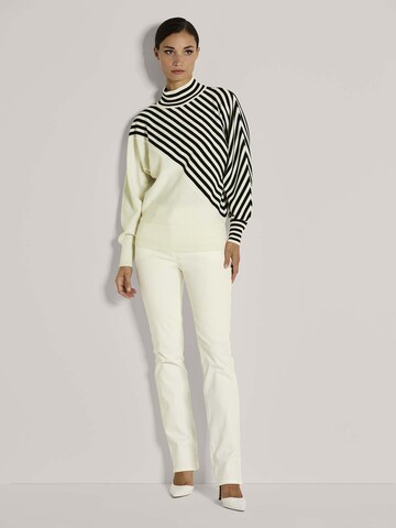 MADELEINE Pullover in Weiß