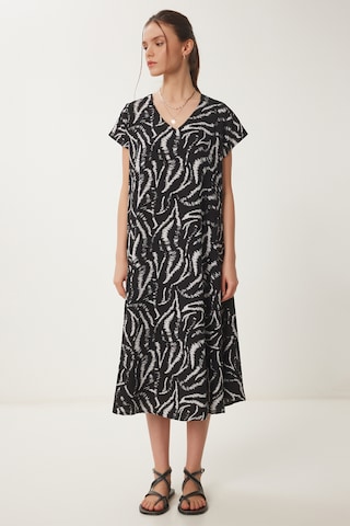 Happiness İstanbul Kleid in Schwarz: Vorderseite