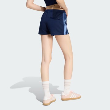 ADIDAS ORIGINALS - Slimfit Pantalón en azul