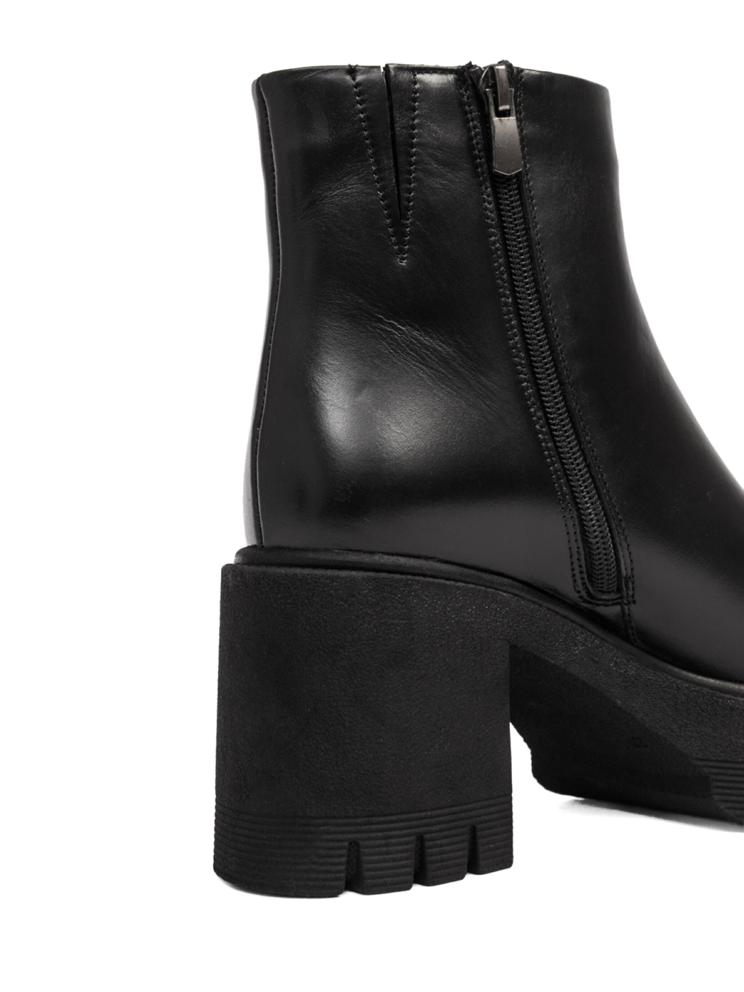 L'Arte Milano Boots in Black
