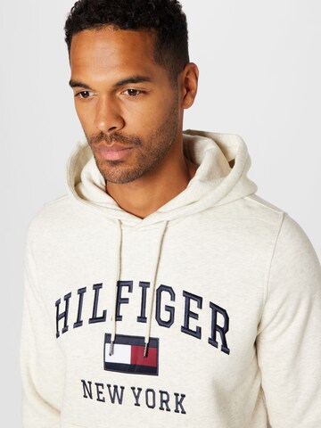 TOMMY HILFIGER Sweatshirt in Weiß