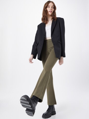 VERO MODA Flared Pants in Green