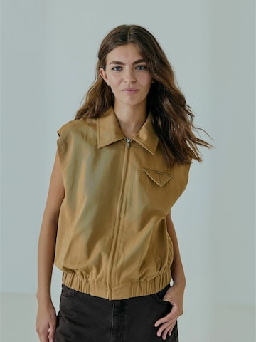 NORR Tussenjas ' Mille ' in Beige: voorkant