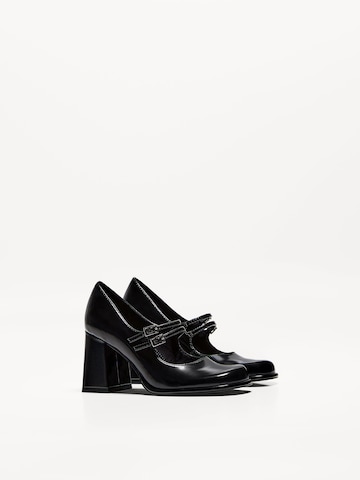 Pumps de la Bershka pe negru