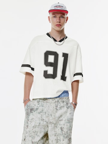 T-Shirt 'STWD' Pull&Bear en blanc : devant