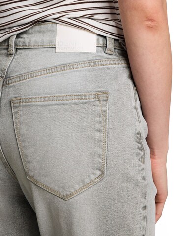 TOM TAILOR DENIM Tapered Jeans in Grau