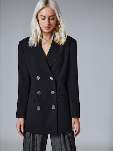 4TAILORS Bleiseri 'Cadie' värissä musta: etupuoli