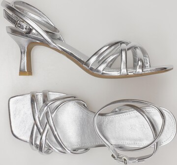 Catwalk 2025 slippers online