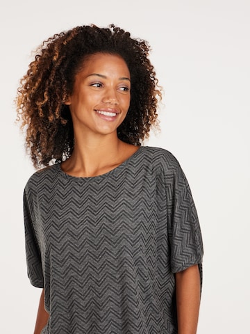 PROTEST Shirt 'PRTJABA' in Schwarz