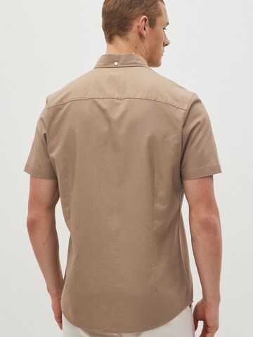 Next Slim fit Πουκάμισο σε μπεζ